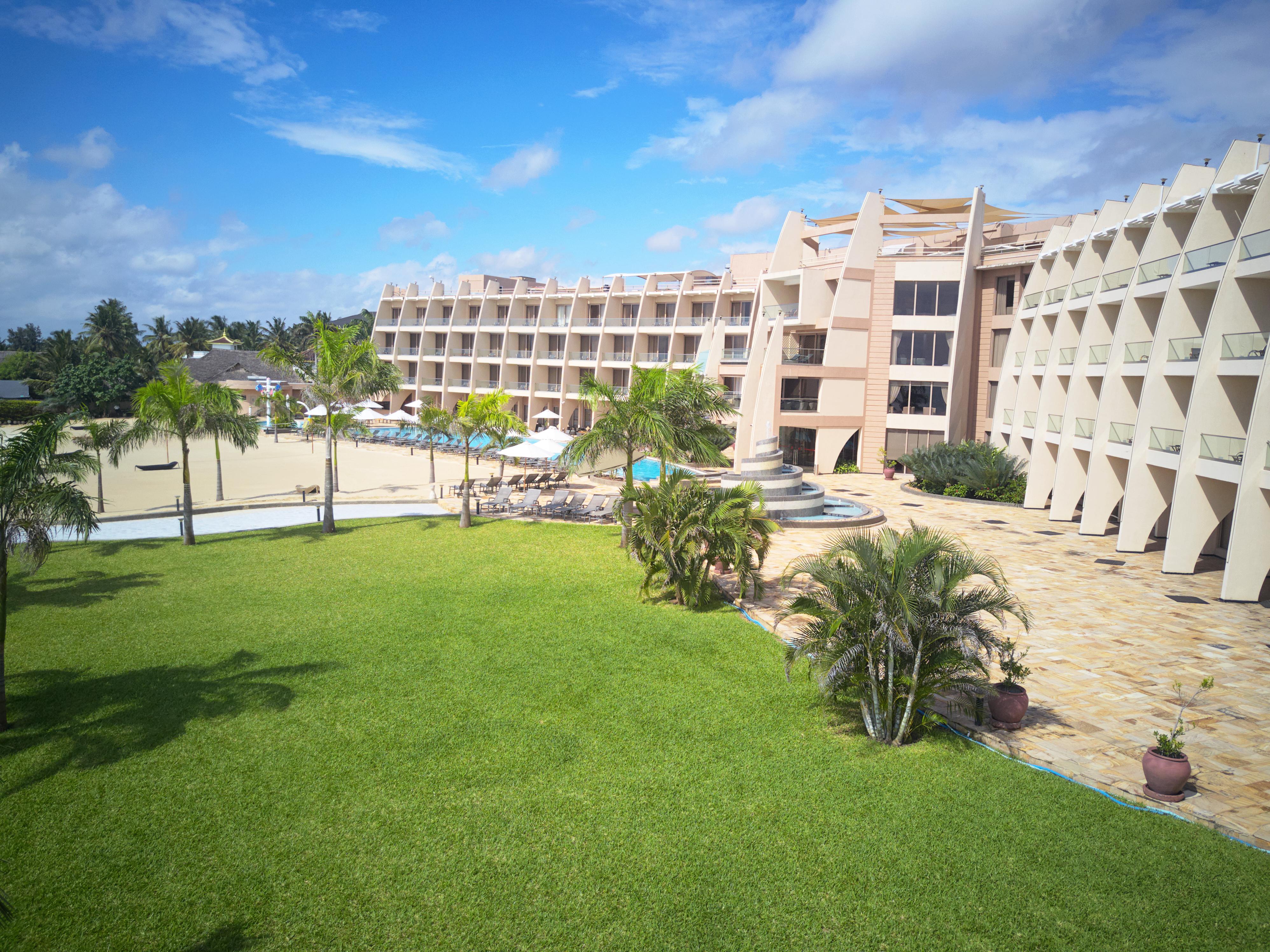 Ramada Resort By Wyndham Дар-эс-Саламе Экстерьер фото
