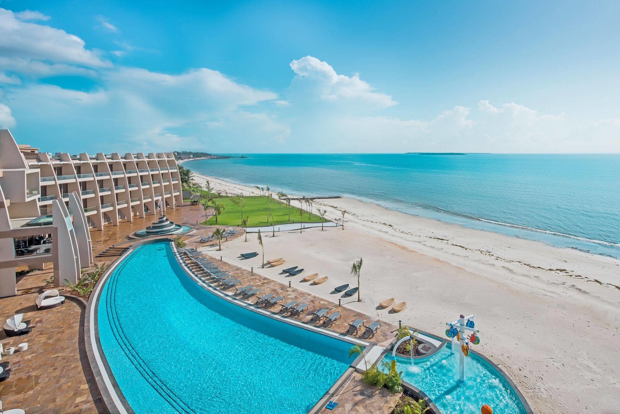 Ramada Resort By Wyndham Дар-эс-Саламе Экстерьер фото